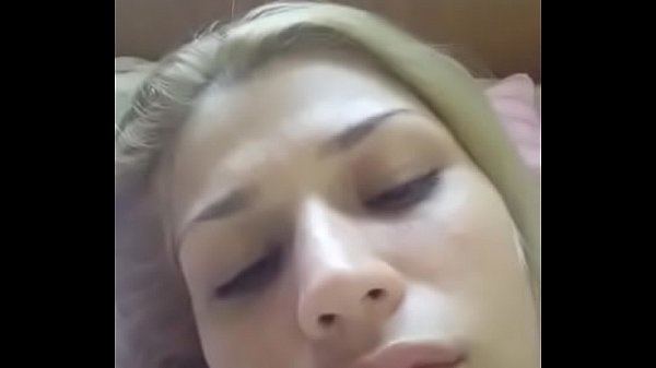 Caiu na net novinha na siririca