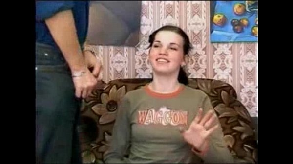 Comendo a prima de 18 aninhos