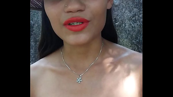 ester tigresa dançano e falando nomes de grupos de whatsapp