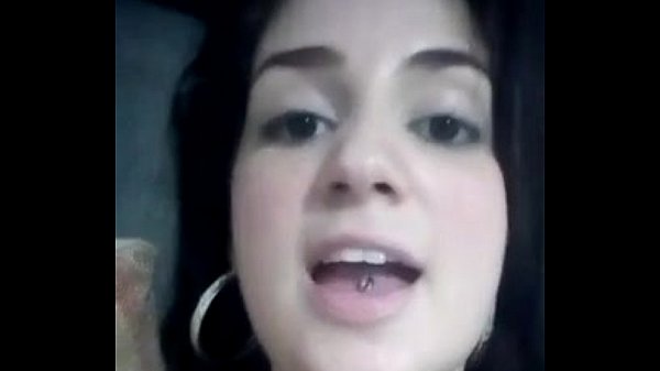 Novinha Ninfeta enviando video da buceta para grupo do whatsapp