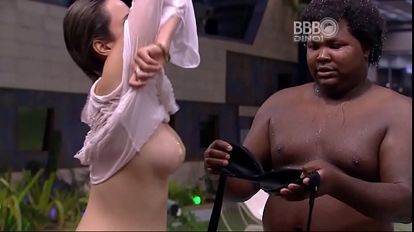 Ana Paula Big Brother Brasil 16 mostrando a buceta