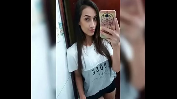 Malu Nunes dando a buceta