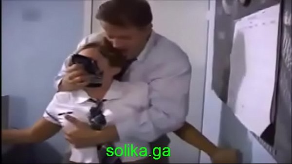 Meninas da escola com seu professor